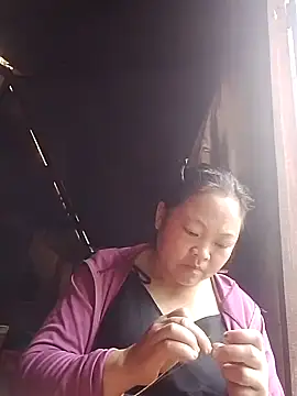 Snapshot of MaySweetb chatting on 10-16-25, 01:47 MaySweetb online show from 10-16-25, 01:47