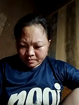 Snapshot of MaySweetb chatting on 10-31-25, 12:02 MaySweetb online show from 10-31-25, 12:02