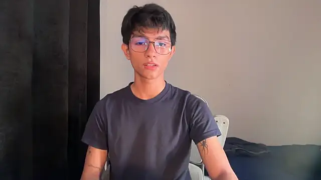 Snapshot of Angel_bunny2 chatting on 11-06-25, 05:22 Angel bunny2 online show from 11-06-25, 05:22