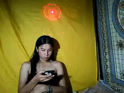 Snapshot of Asian_PrettyAle chatting on 05-05-26, 01:25 Asian PrettyAle online show from 05-05-26, 01:25