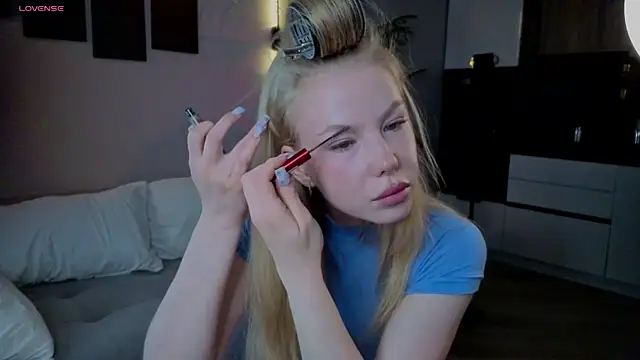 Snapshot of emilyshepar_d chatting on 06-26-26, 01:55 emilyshepar d online show from 06-26-26, 01:55