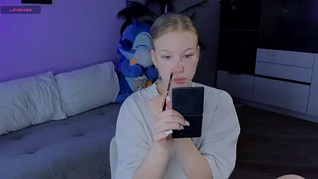 Snapshot of emilyshepar_d chatting on 08-07-26, 02:39 emilyshepar d online show from 08-07-26, 02:39