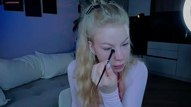 Snapshot of emilyshepar_d chatting on 06-11-26, 02:44 emilyshepar d online show from 06-11-26, 02:44