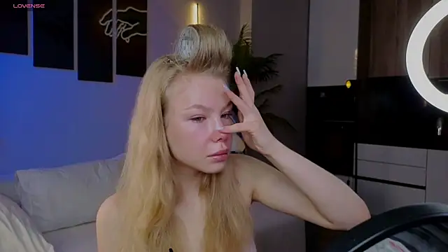 Snapshot of emilyshepar_d chatting on 06-04-26, 03:00 emilyshepar d online show from 06-04-26, 03:00