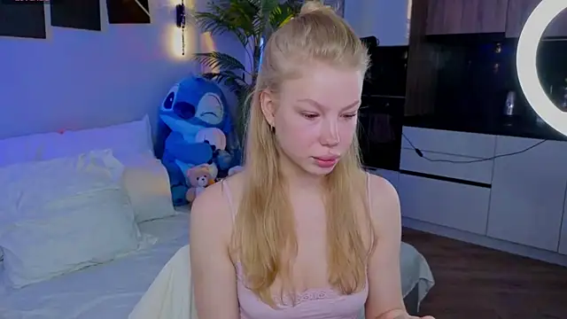 Snapshot of emilyshepar_d chatting on 05-05-26, 01:30 emilyshepar d online show from 05-05-26, 01:30