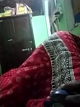 RAYI Queen 4 online show from 10-28-25, 04:39