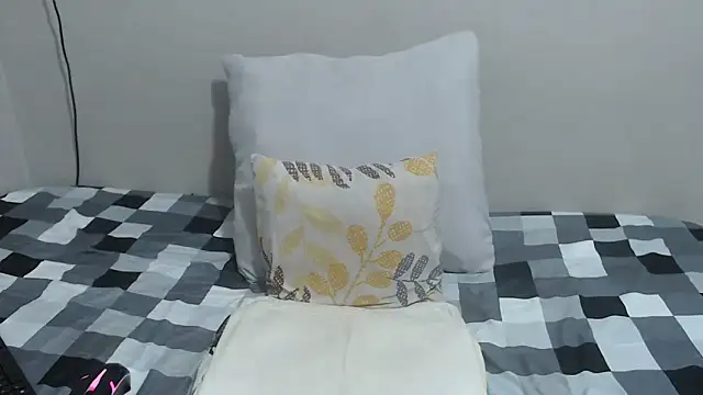 HornyEbony4u online show from 04-24-26, 02:13