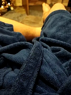 hubbyfun19 online show from 12-22-25, 05:18