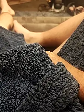 hubbyfun19 online show from 10-25-25, 04:22