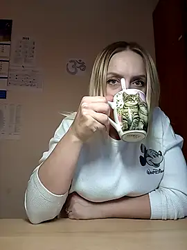 Ami Foxy online show from 10-28-25, 11:09