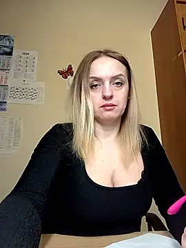 Ami Foxy online show from 05-06-26, 05:44