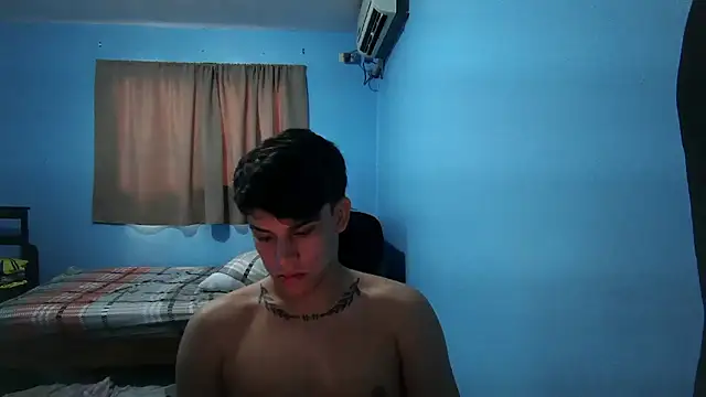 Snapshot of Jaket_lovers chatting on 11-28-25, 05:46 Jaket lovers online show from 11-28-25, 05:46