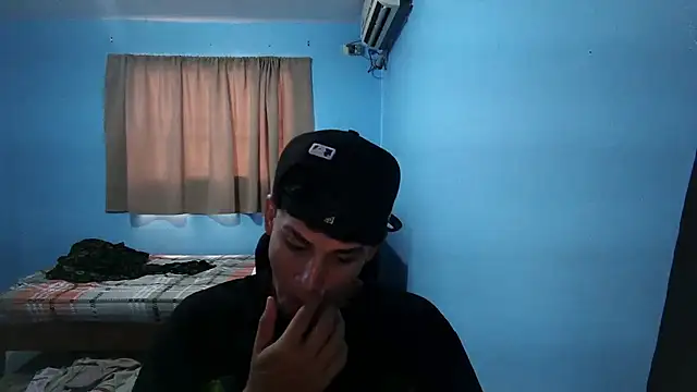 Snapshot of Jaket_lovers chatting on 09-09-25, 06:28 Jaket lovers online show from 09-09-25, 06:28