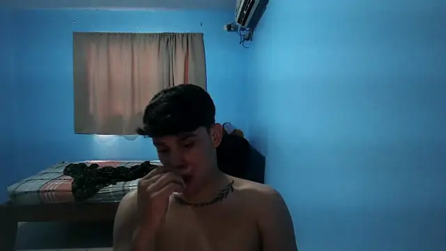 Snapshot of Jaket_lovers chatting on 10-07-25, 07:26 Jaket lovers online show from 10-07-25, 07:26