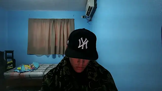 Snapshot of Jaket_lovers chatting on 11-25-25, 06:52 Jaket lovers online show from 11-25-25, 06:52