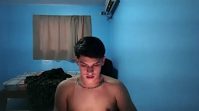 Snapshot of Jaket_lovers chatting on 10-06-25, 06:08 Jaket lovers online show from 10-06-25, 06:08