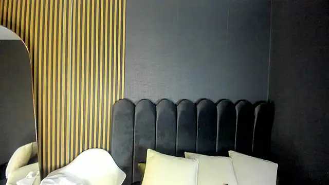 Gina 77 online show from 10-23-25, 12:04