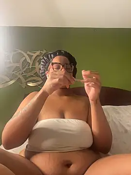 caramel  cremes online show from 11-06-25, 02:37