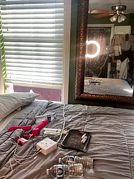 caramel  cremes online show from 12-03-25, 03:22