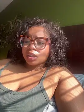 Snapshot of caramel__cremes chatting on 05-10-26, 02:30 caramel cremes online show from 05-10-26, 02:30