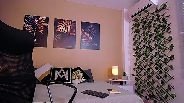 ChristopherBlack  online show from 02-19-26, 01:30