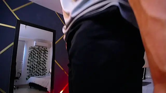 ChristopherBlack  online show from 10-16-25, 01:08