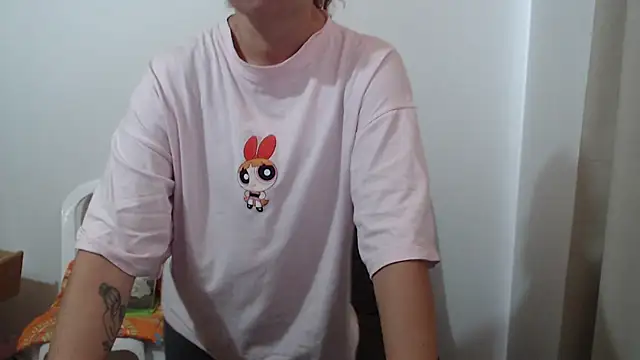 Snapshot of Milf_Valeria chatting on 06-05-26, 03:40 Milf Valeria online show from 06-05-26, 03:40