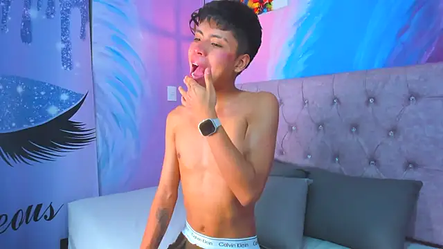 MaxiWildd online show from 01-13-26, 01:04