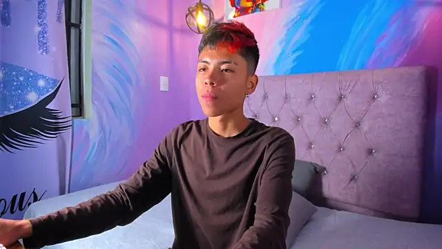 MaxiWildd online show from 10-13-25, 01:02