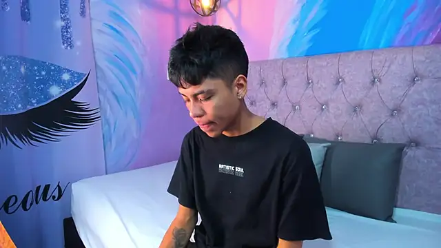 MaxiWildd online show from 02-17-26, 01:30