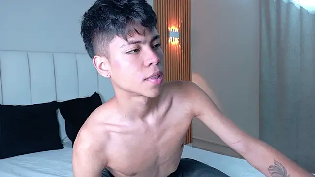 MaxiWildd online show from 03-12-26, 01:15