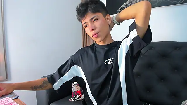 MaxiWildd online show from 03-19-26, 01:11