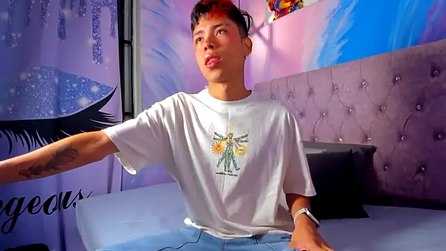 MaxiWildd online show from 10-17-25, 12:51