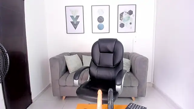 Snapshot of violettasweet__ chatting on 10-26-25, 03:12 violettasweet   online show from 10-26-25, 03:12