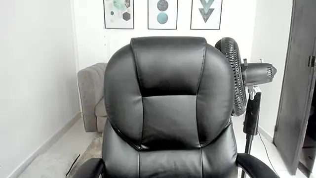 Snapshot of violettasweet__ chatting on 10-02-25, 09:29 violettasweet   online show from 10-02-25, 09:29