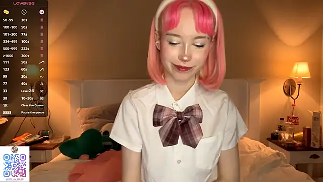 Snapshot of FlowMia chatting on 10-17-25, 11:01 FlowMia online show from 10-17-25, 11:01