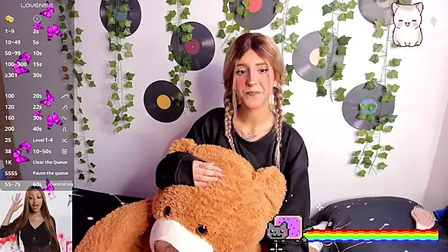 Amy Moonlight online show from 09-19-25, 09:41