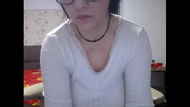 Snapshot of Mary_x chatting on 11-12-25, 03:54 Mary x online show from 11-12-25, 03:54