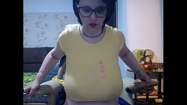 Snapshot of Mary_x chatting on 06-05-26, 06:52 Mary x online show from 06-05-26, 06:52