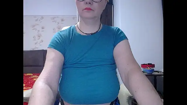 Snapshot of Mary_x chatting on 02-19-26, 03:47 Mary x online show from 02-19-26, 03:47