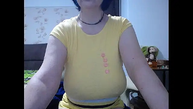 Snapshot of Mary_x chatting on 06-05-26, 03:33 Mary x online show from 06-05-26, 03:33
