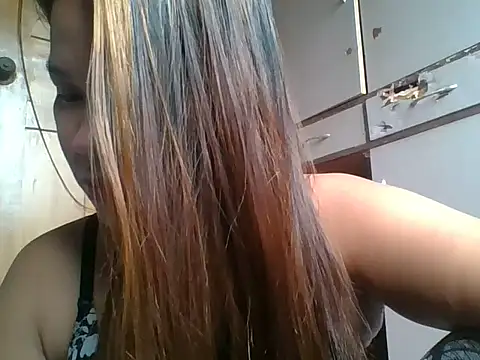 Snapshot of Bhubbles888 chatting on 02-18-26, 04:54 Bhubbles888 online show from 02-18-26, 04:54