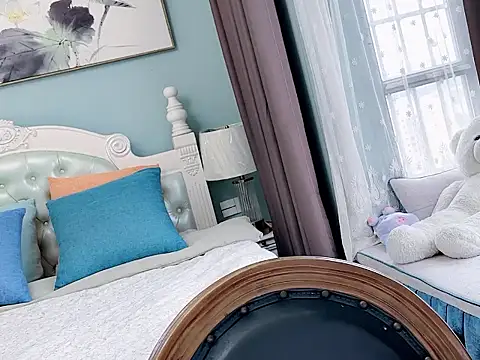 sarah111 online show from 10-21-25, 03:17