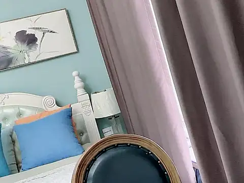 sarah111 online show from 10-22-25, 03:50