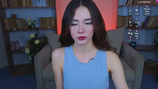 Snapshot of Adetta chatting on 11-04-25, 10:30 Adetta online show from 11-04-25, 10:30