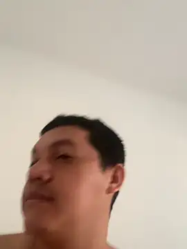 Snapshot of michael877675 chatting on 10-17-25, 01:35 michael877675 online show from 10-17-25, 01:35