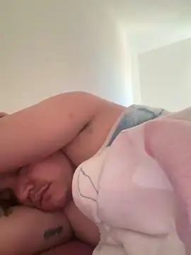 Snapshot of michael877675 chatting on 10-01-25, 04:11 michael877675 online show from 10-01-25, 04:11