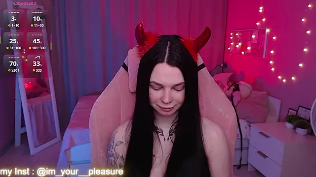 Michela Fruet online show from 03-05-26, 01:02