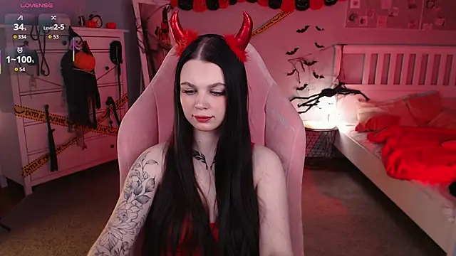 Michela Fruet online show from 10-25-25, 01:05