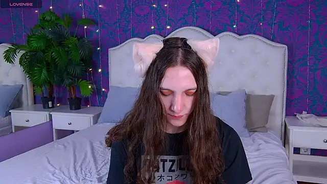 Snapshot of SilverMuse chatting on 02-17-26, 10:29 SilverMuse online show from 02-17-26, 10:29